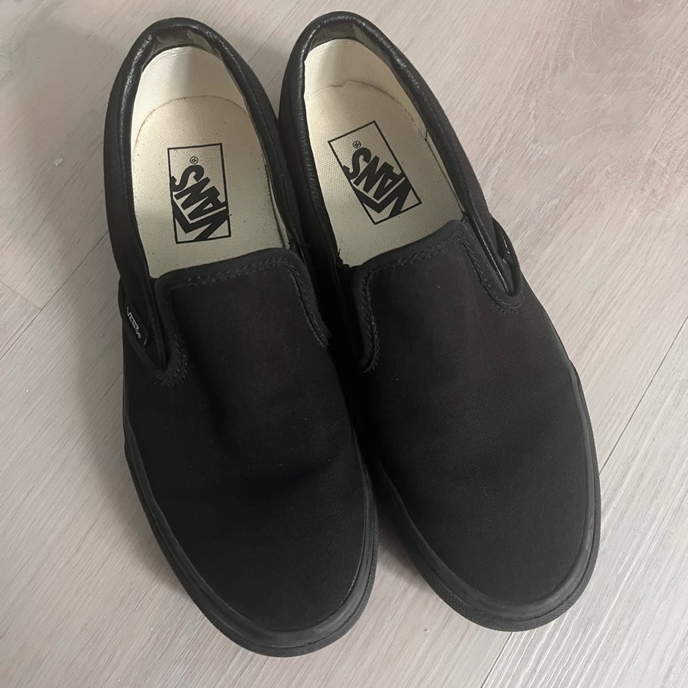 🖤TOP PICK🖤Vans Black Canvas Slip-On Sneakers 6M/7.5W)